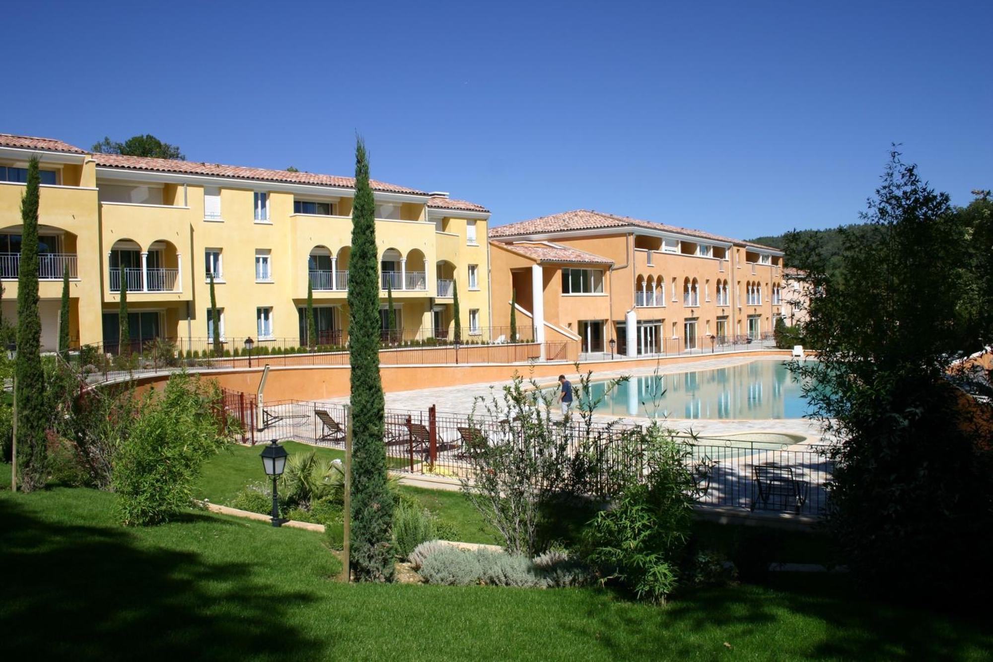 Residence Odalys La Licorne De Haute Provence Gréoux-les-Bains Exteriör bild